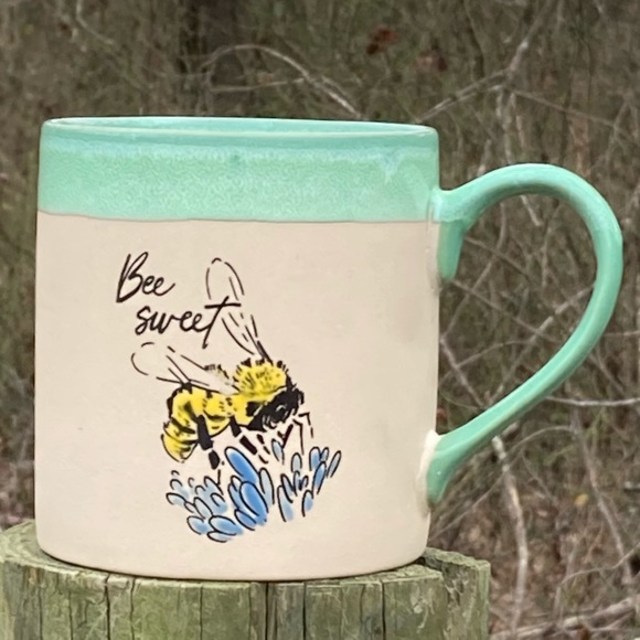 Adorable Bee Collection Stoneware Mug! - Picture 5 of 9